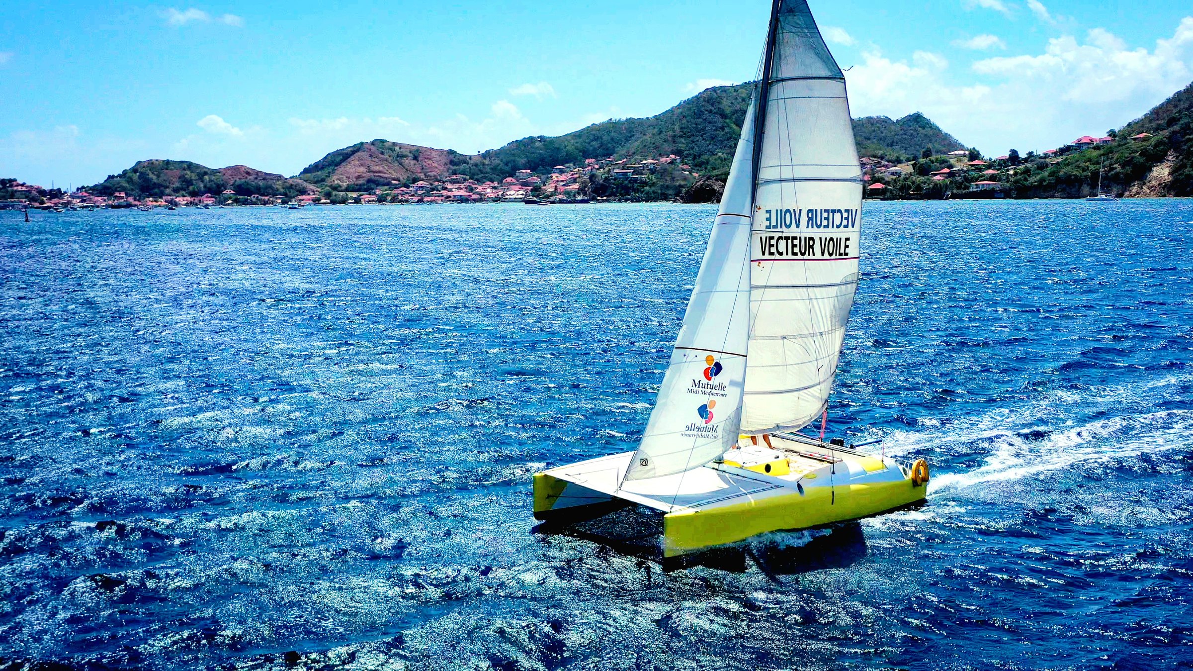 2h Sailing catamaran in La Baie des Saintes