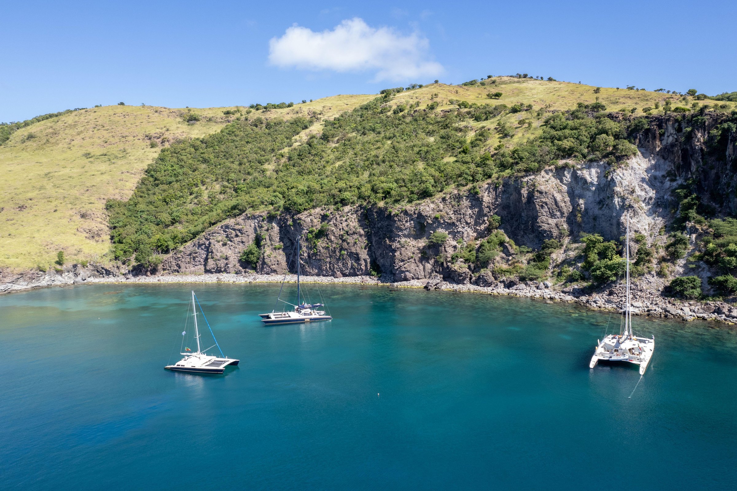 Basseterre: St Kitts 4-hour Catamaran Snorkel Cruise & Lunch