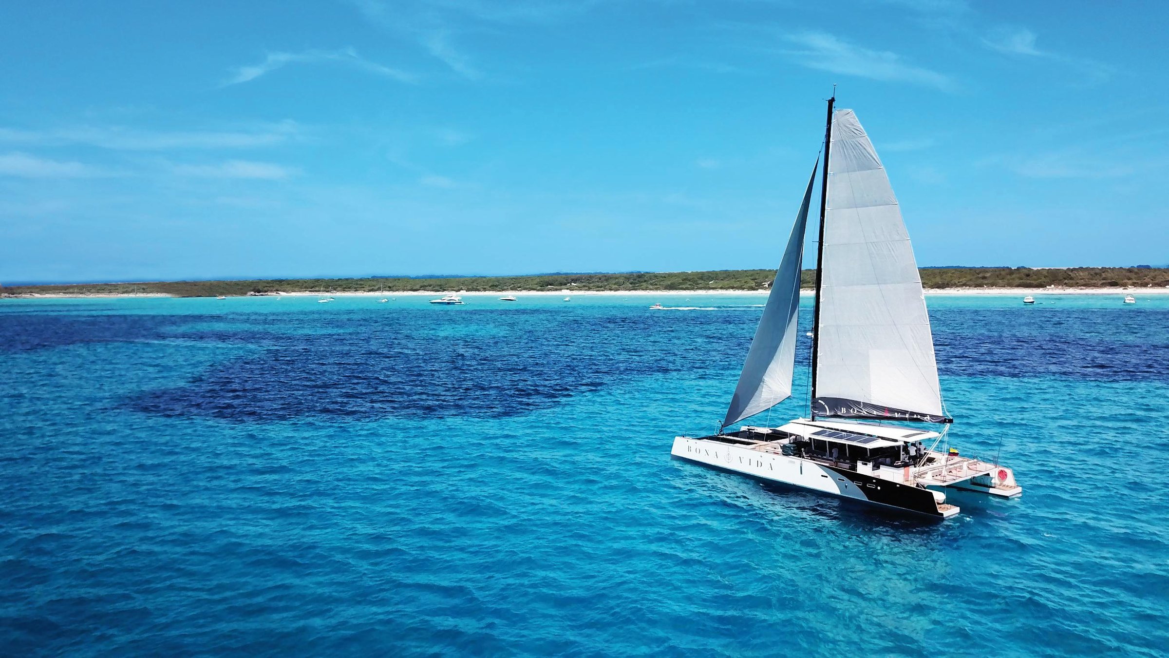 Cartagena: Rosario Islands Catamaran with Lunch and Snorkel