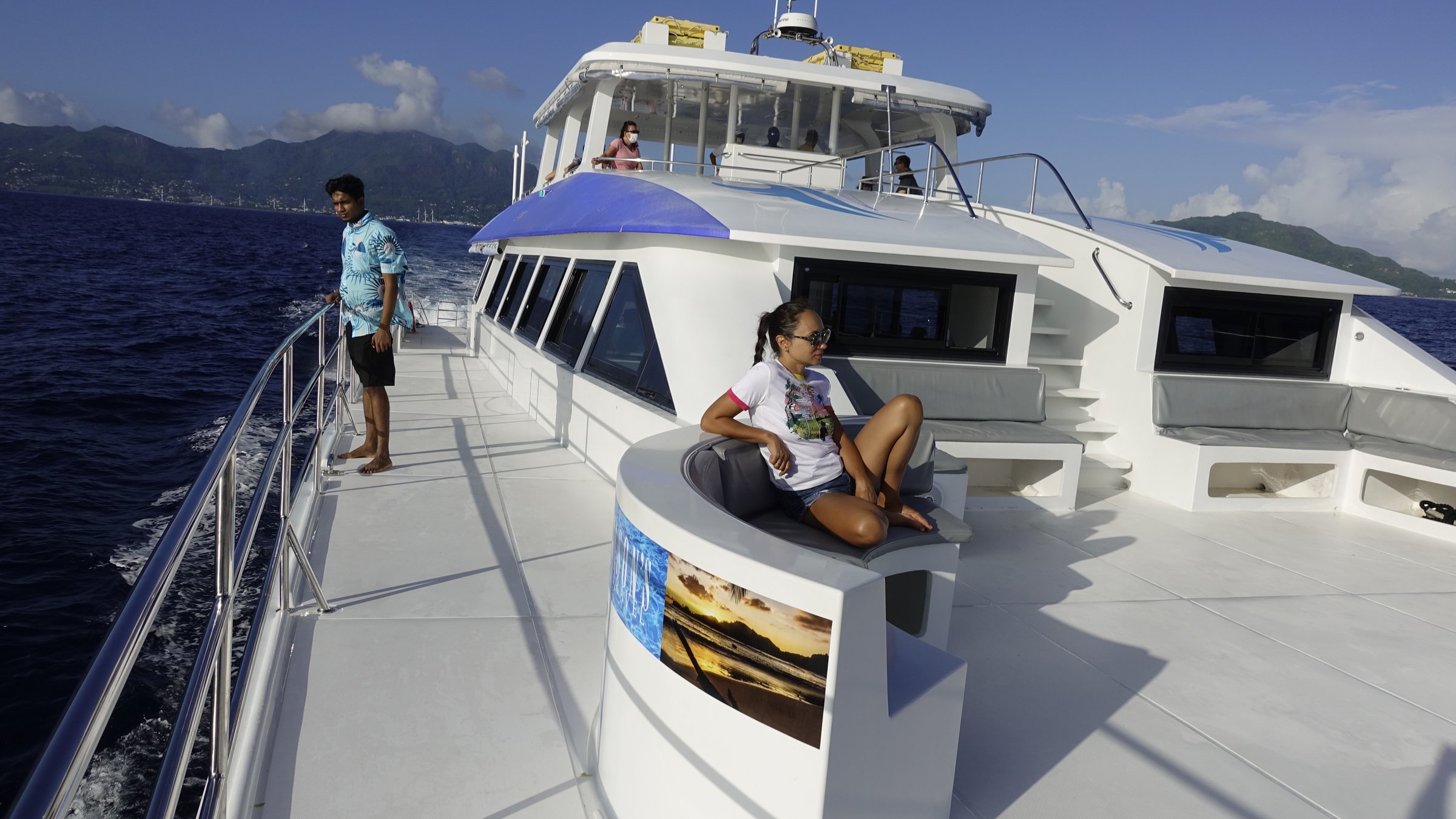 From Mahé: Praslin & La Digue Island-Hopping Tour with Lunch