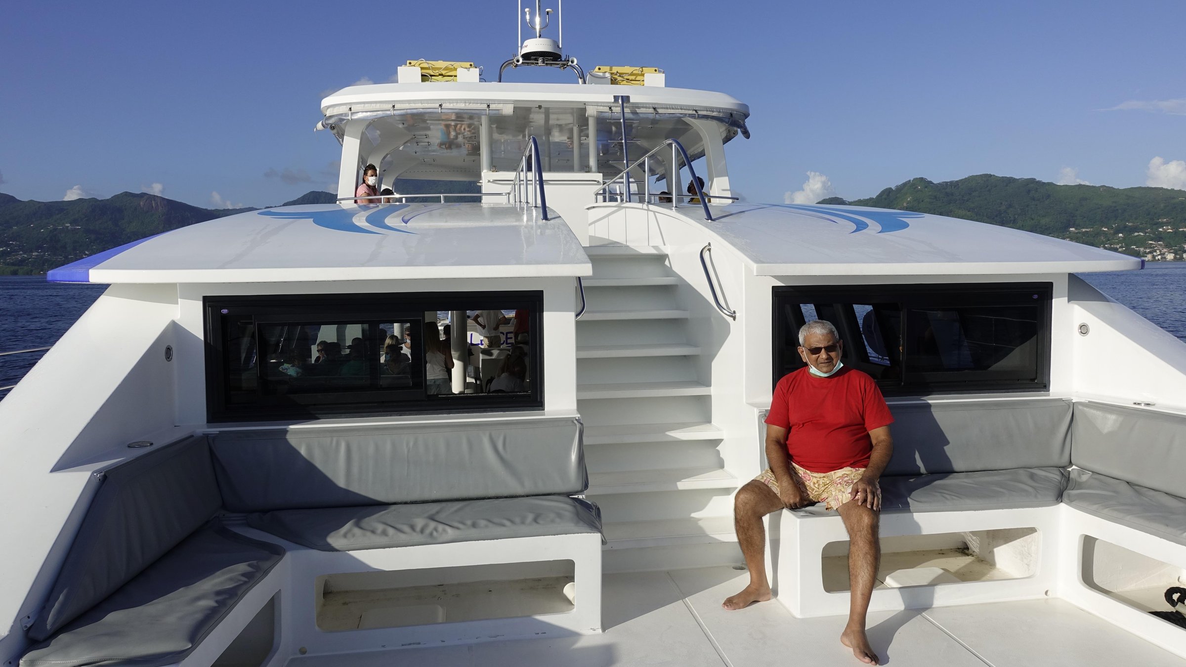 From Mahé: Praslin & La Digue Island-Hopping Tour with Lunch