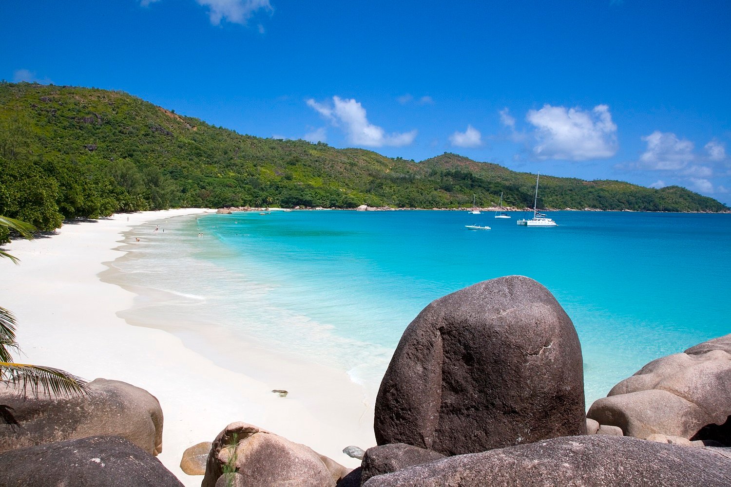 From Mahé: Praslin & La Digue Island-Hopping Tour with Lunch