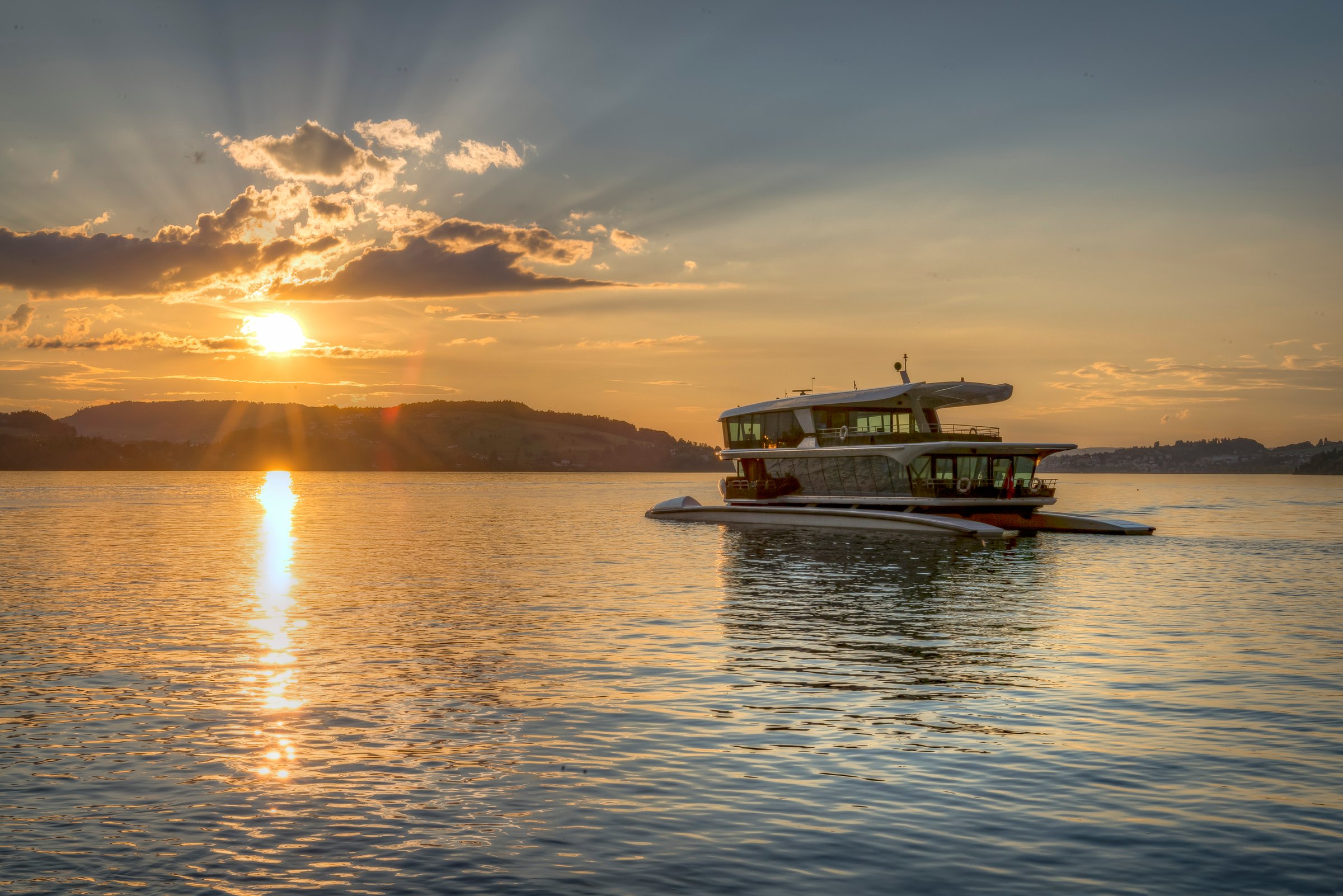 Lucerne: Round-Trip Catamaran Cruise on Lake Lucerne