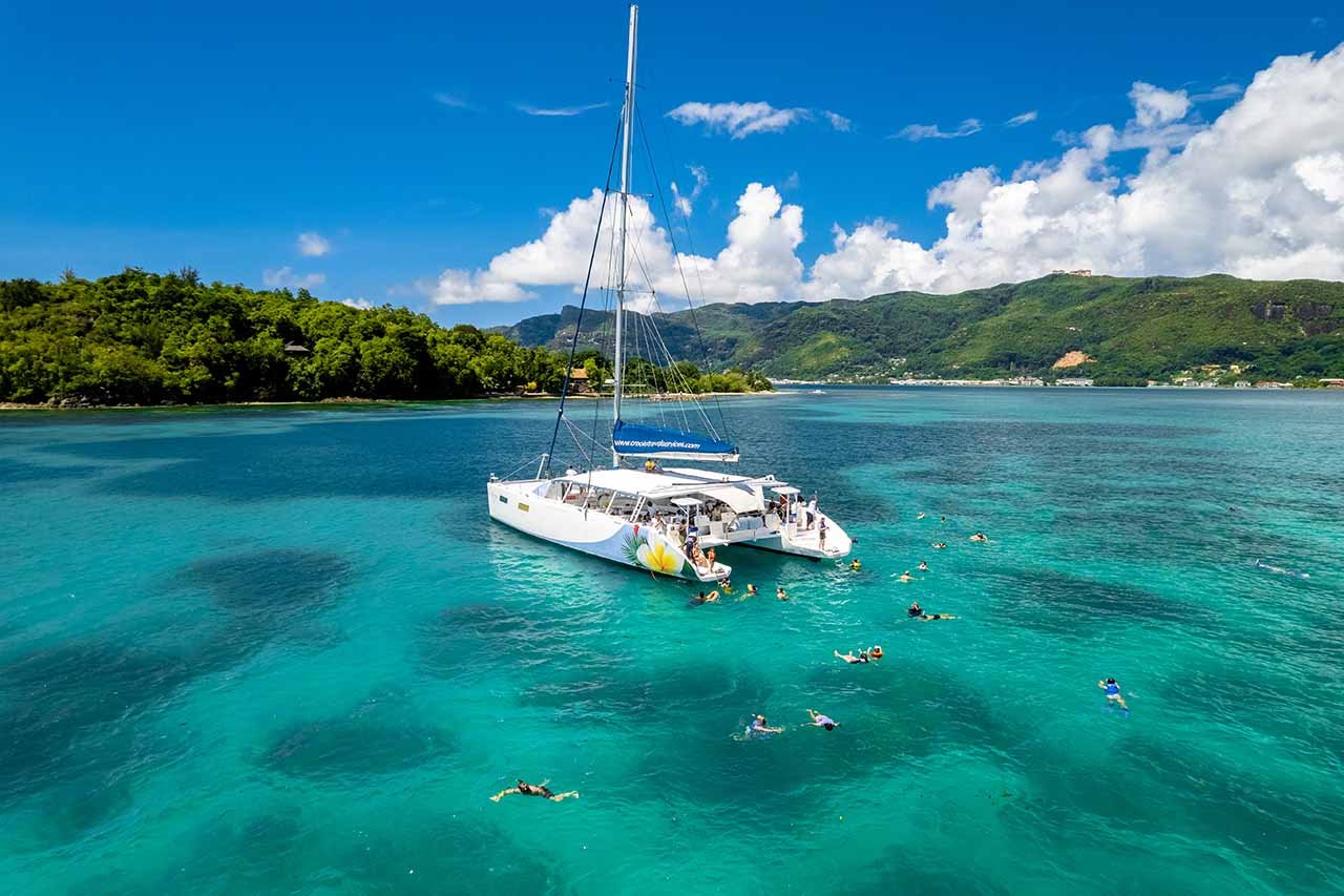 Mahé: Saint-Anne Marine Park and Moyenne Island Cruise