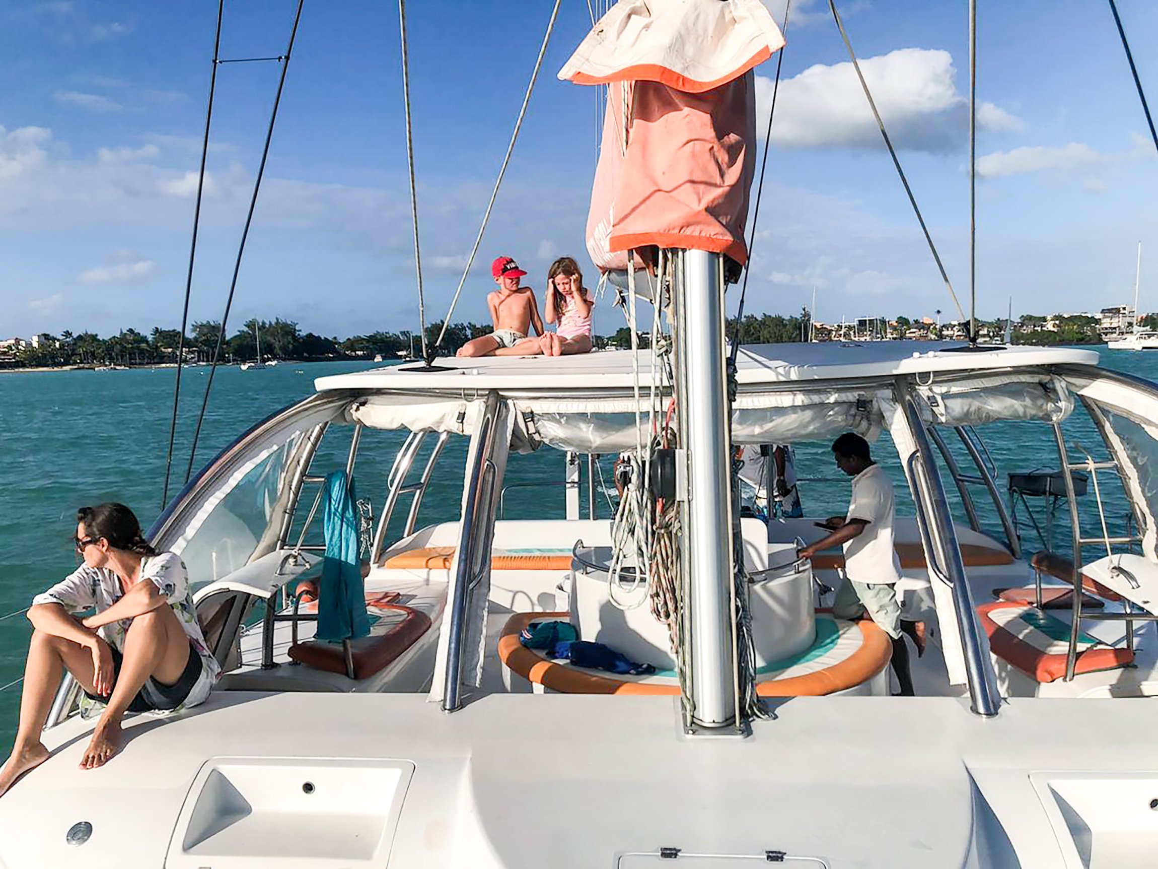 Mauritius: Full-Day Catamaran Cruise to the Northern Isles