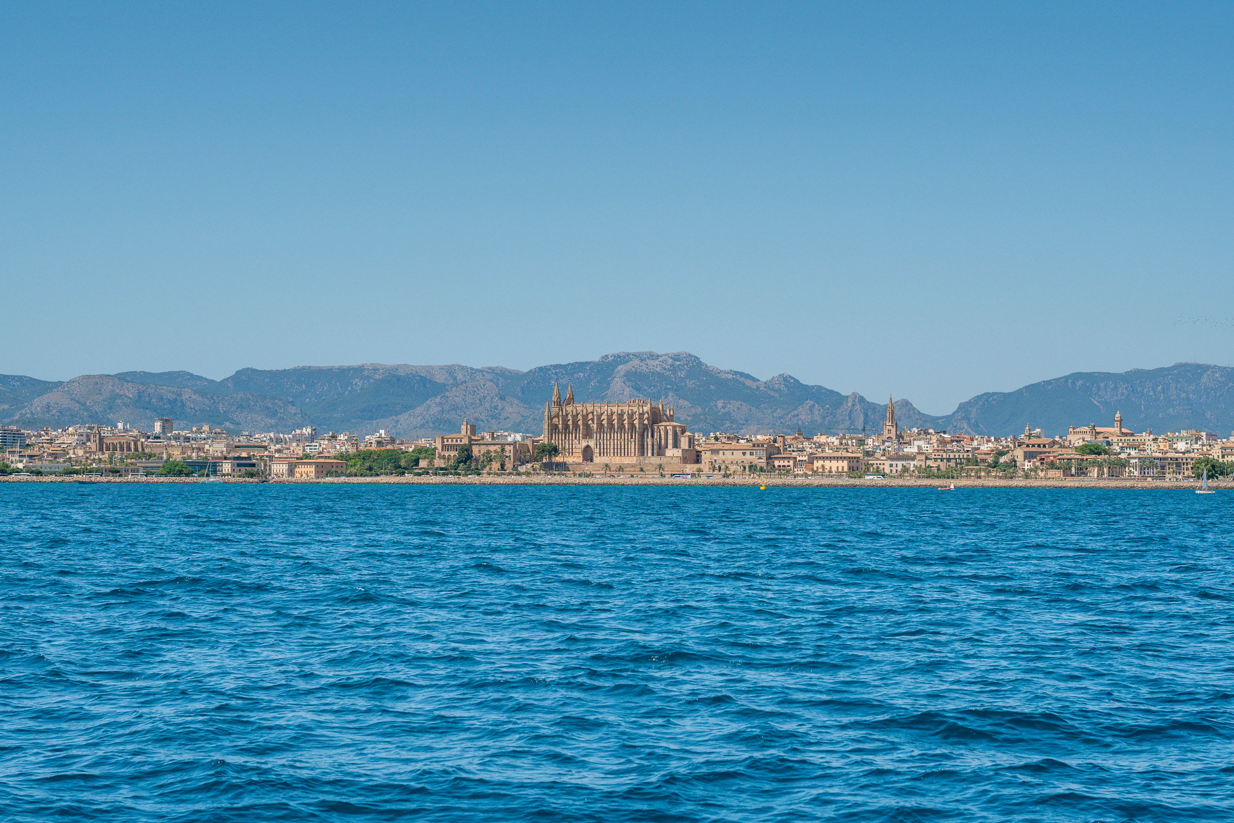 Palma de Mallorca: 5-Hour Catamaran Cruise with Lunch & Swim