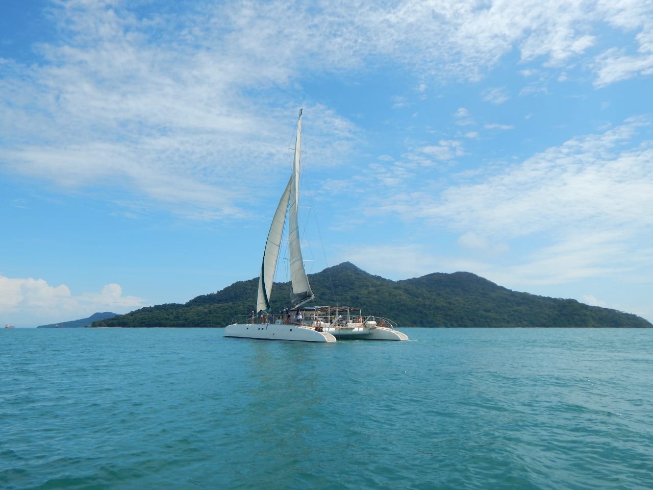 Panama City: All-Inclusive Catamaran Cruise to Taboga Island